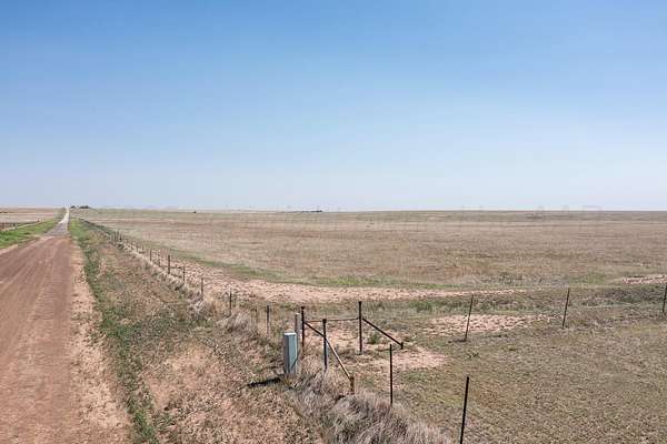 10 Acres of Land for Sale in Claude, Texas