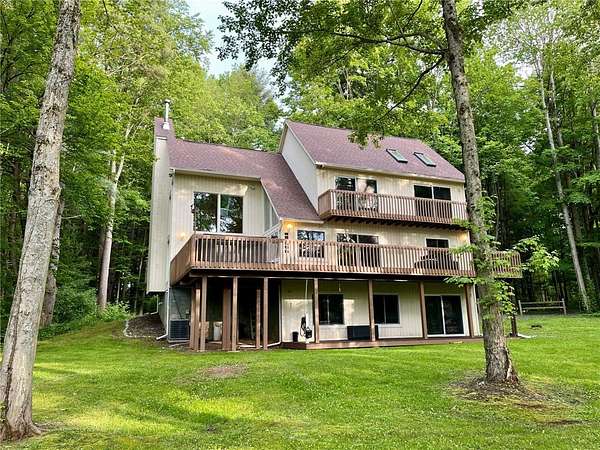 13.9 Acres of Recreational Land with Home for Sale in Port Byron, New York