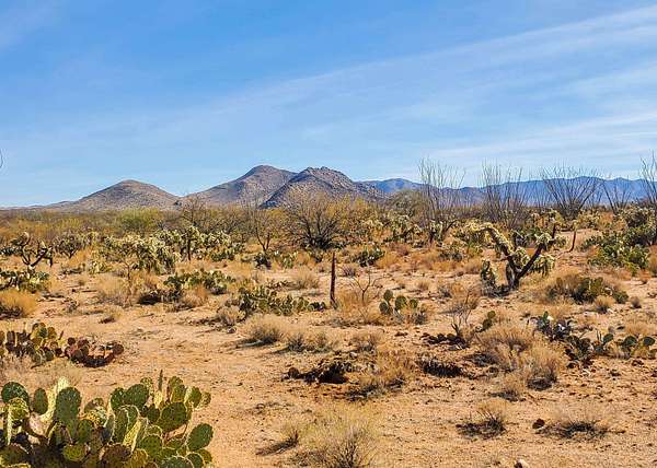 3.2 Acres of Residential Land for Sale in Diamond Bell Ranch, Arizona