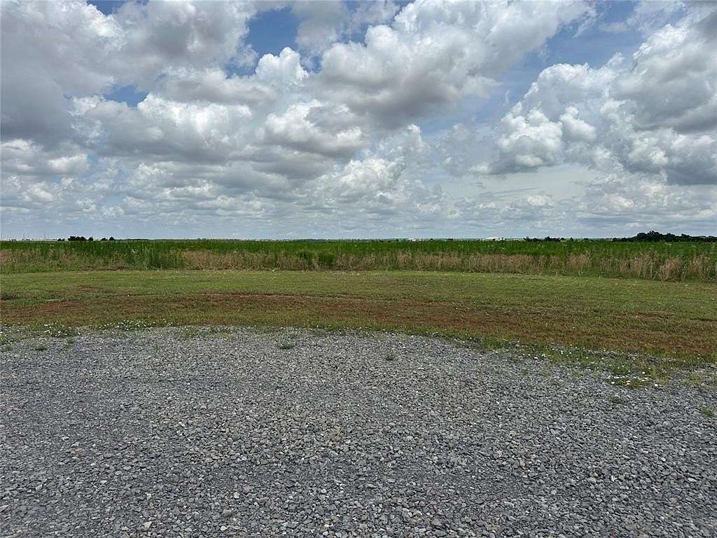 5 Acres of Residential Land for Sale in Cashion, Oklahoma