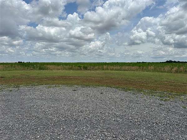 5 Acres of Residential Land for Sale in Cashion, Oklahoma