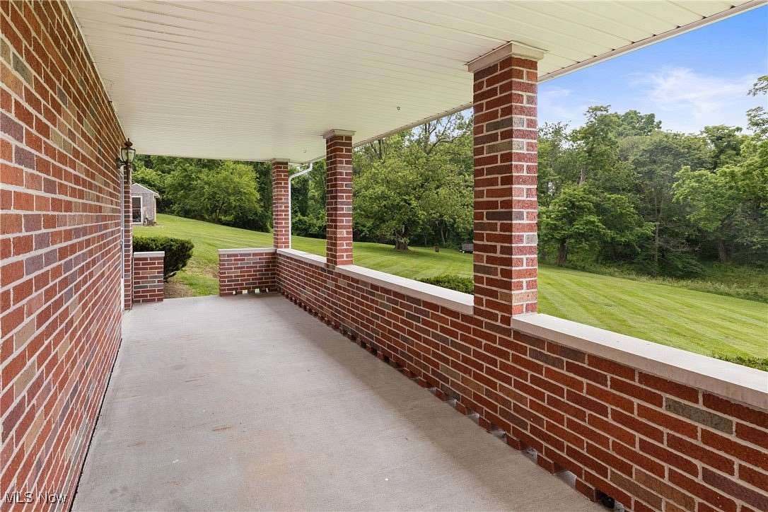 1.59 Acres of Residential Land with Home for Sale in Martins Ferry, Ohio