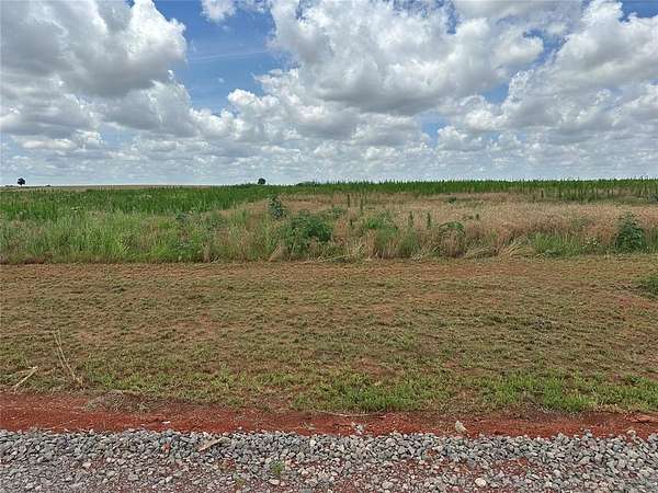 2.5 Acres of Residential Land for Sale in Cashion, Oklahoma