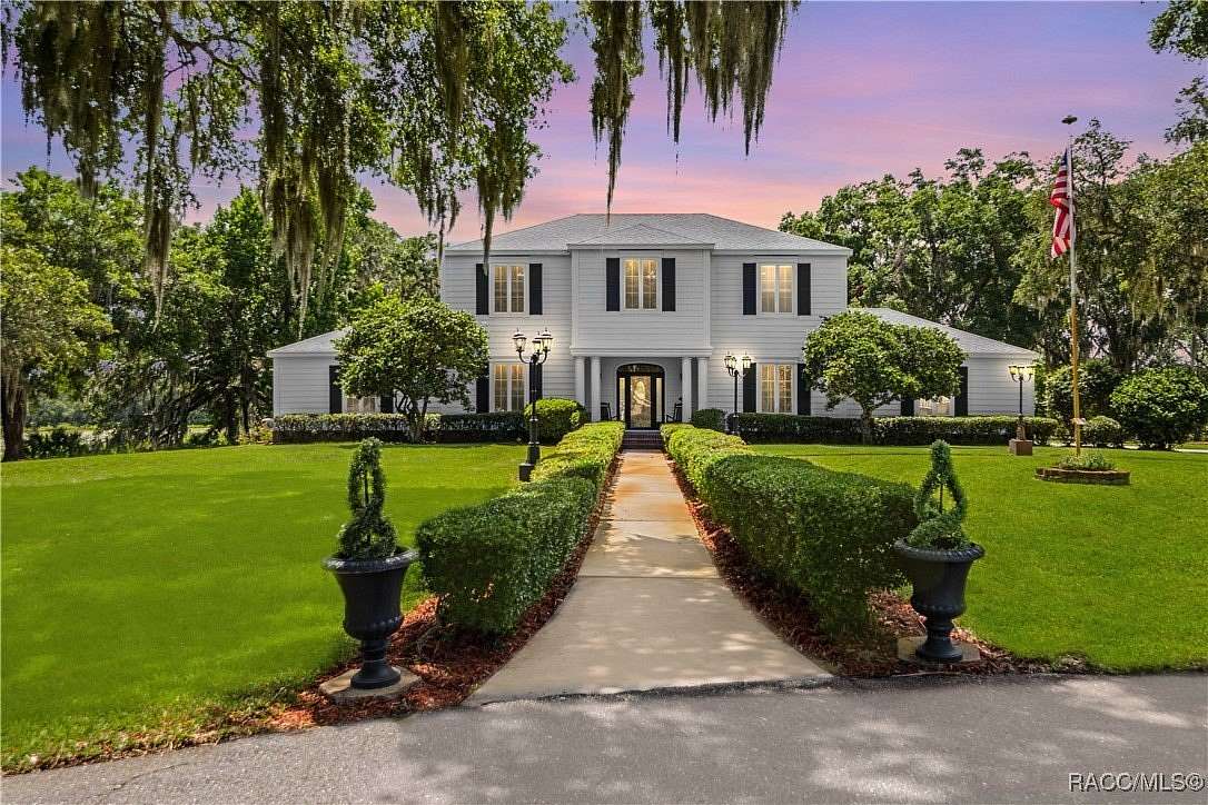 3.59 Acres of Residential Land with Home for Sale in Inverness, Florida