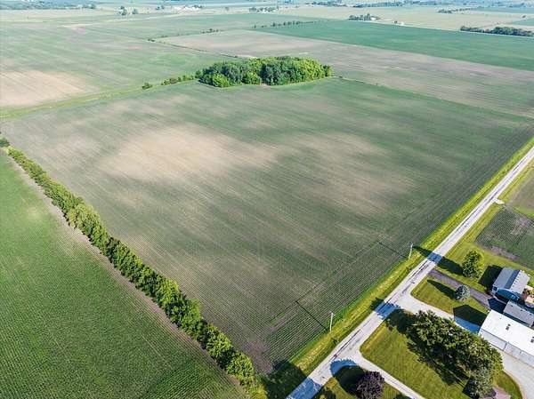 40 Acres of Agricultural Land for Sale in Wilmington, Illinois