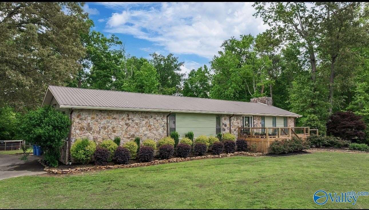 3 Acres of Residential Land with Home for Sale in Fyffe, Alabama