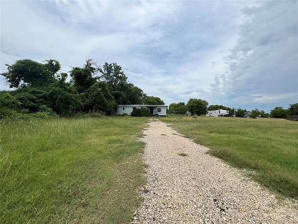 2.29 Acres of Residential Land for Sale in Bruceville-Eddy, Texas