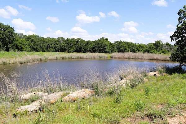 20 Acres of Land for Sale in Henrietta, Texas