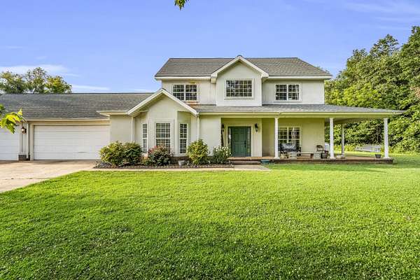 5 Acres of Residential Land with Home for Sale in Aberdeen, Mississippi