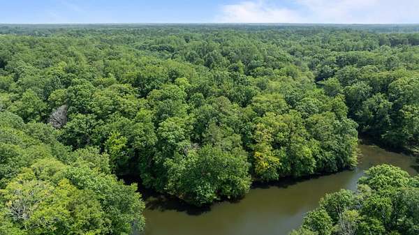 19 Acres of Recreational Land for Sale in Smithfield, Virginia