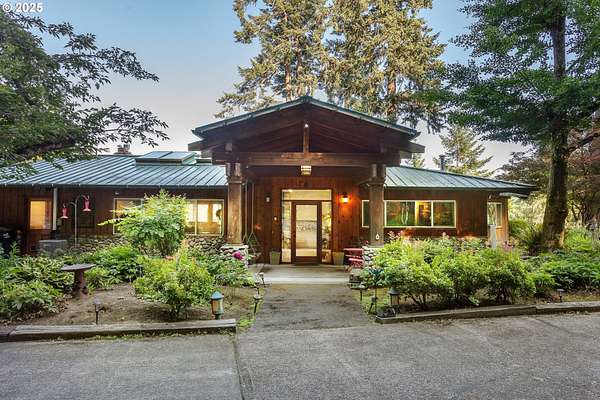 12.1 Acres of Land with Home for Sale in Eugene, Oregon