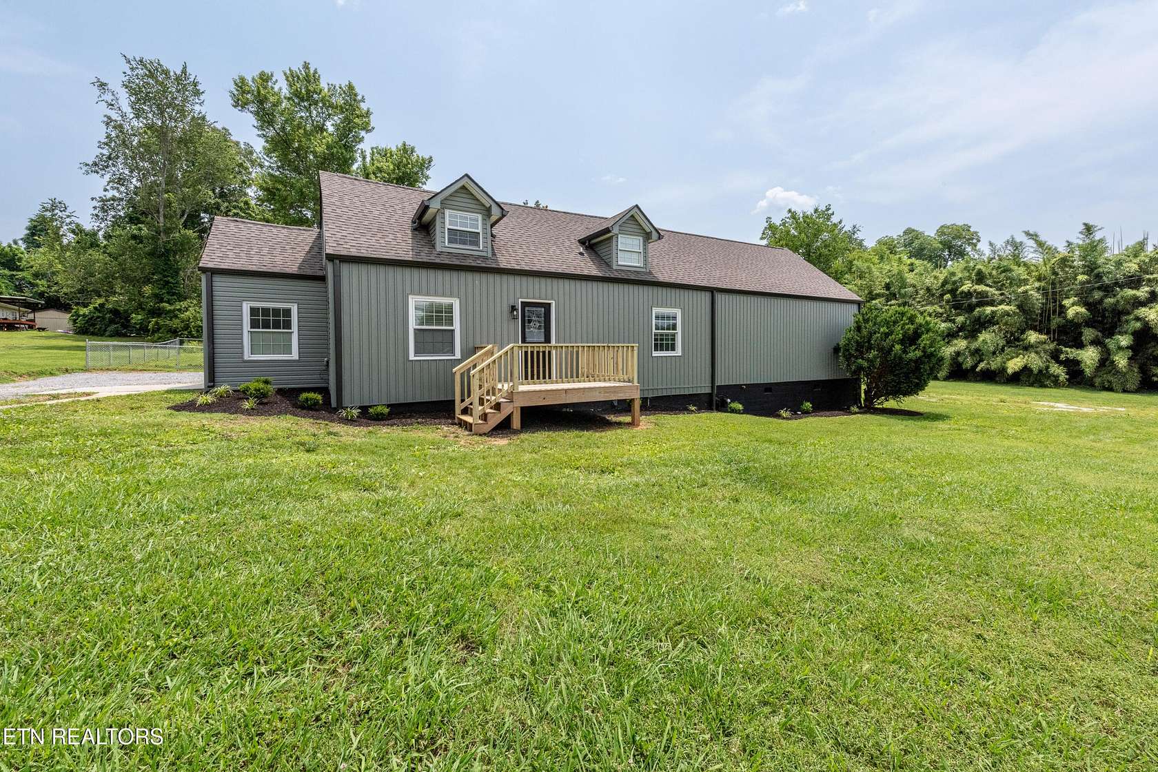 1.5 Acres of Residential Land with Home for Sale in Alcoa, Tennessee