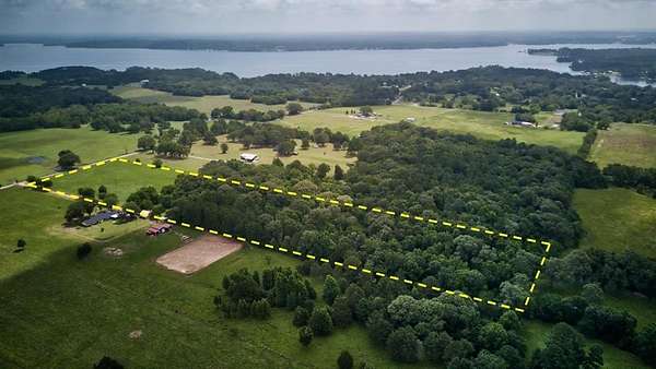 14.5 Acres of Land for Sale in Frankston, Texas