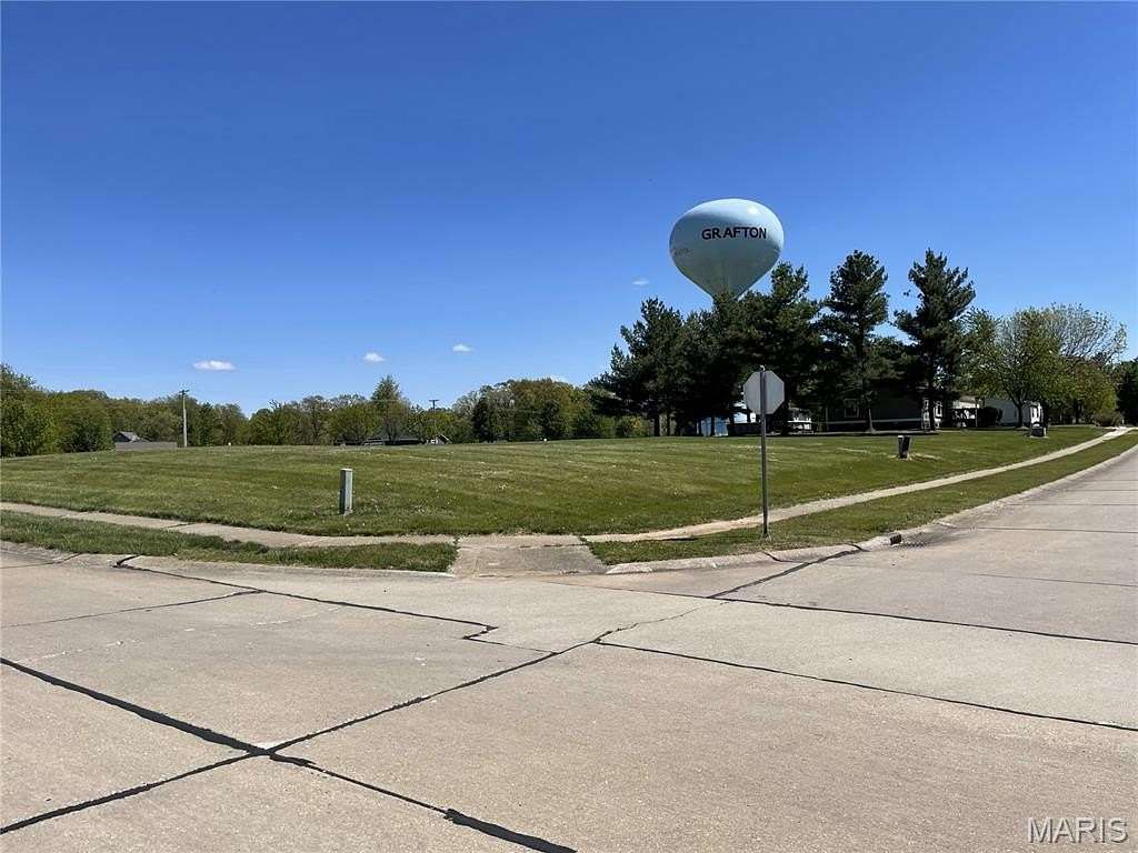 0.32 Acres of Residential Land for Sale in Grafton, Illinois