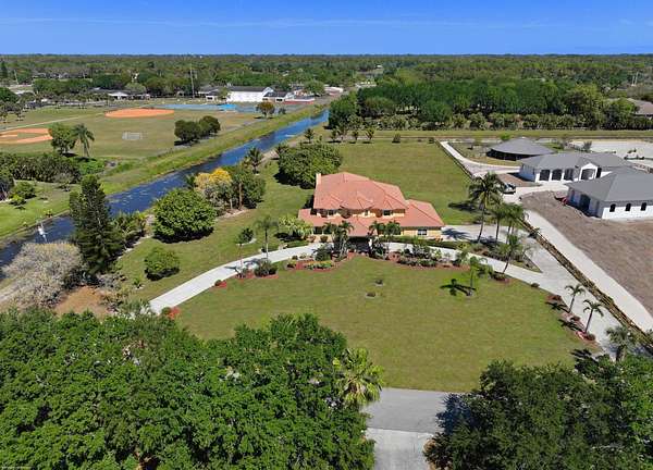 2.45 Acres of Residential Land with Home for Lease in Wellington, Florida