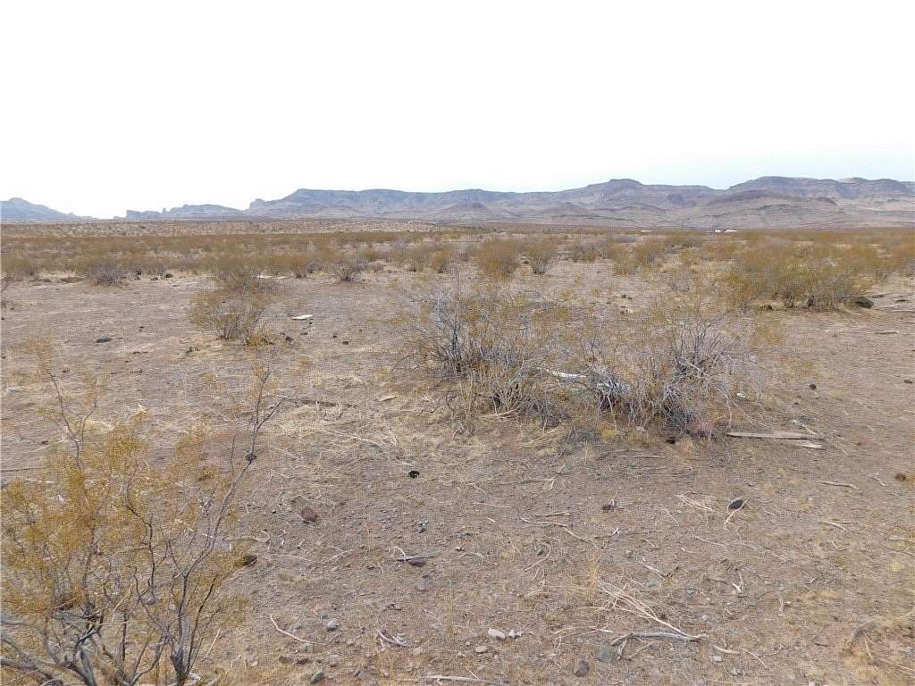 2.35 Acres of Land for Sale in Golden Valley, Arizona