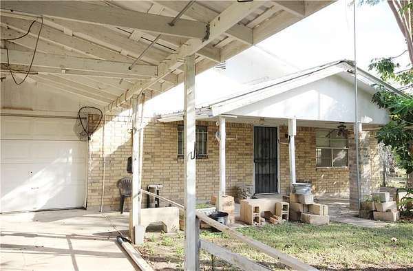 5 Acres of Residential Land with Home for Sale in Harlingen, Texas