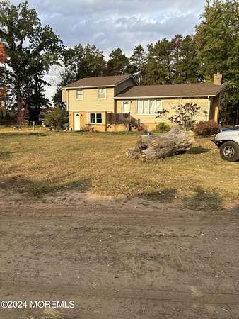 4.5 Acres of Residential Land with Home for Sale in Plumsted Township, New Jersey