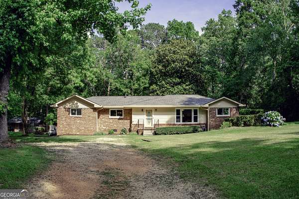 3.14 Acres of Residential Land with Home for Sale in Newnan, Georgia