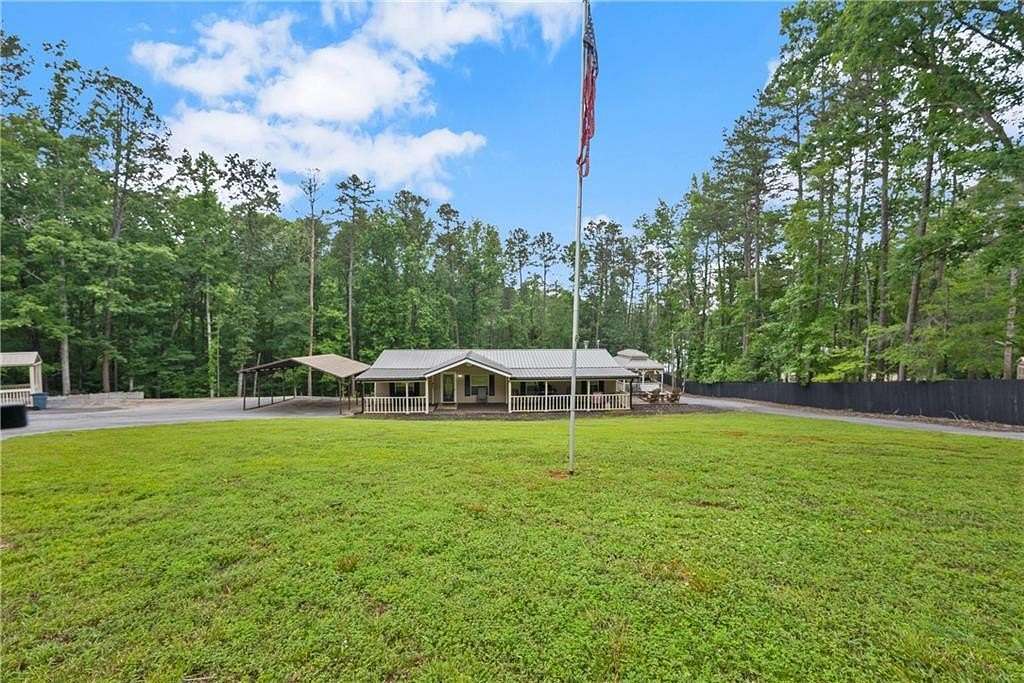 8.43 Acres of Residential Land with Home for Sale in Martin, Georgia
