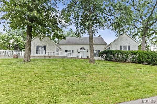 3.8 Acres of Improved Mixed-Use Land for Sale in Belleville, Illinois