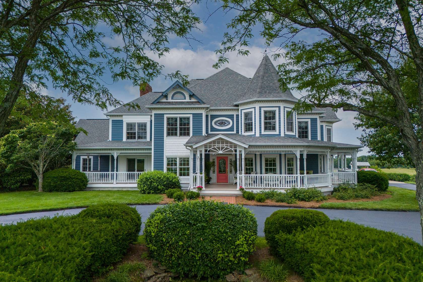 4.39 Acres of Residential Land with Home for Sale in Winchester, Kentucky