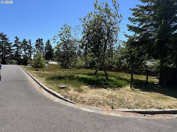 0.15 Acres of Residential Land for Sale in Florence, Oregon