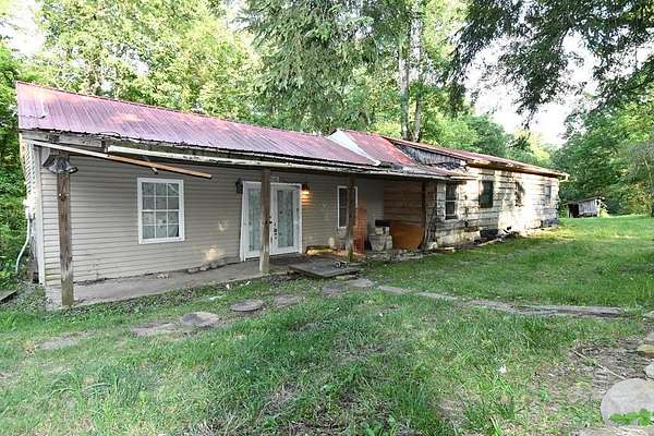 2 Acres of Residential Land with Home for Sale in Baxter, Tennessee