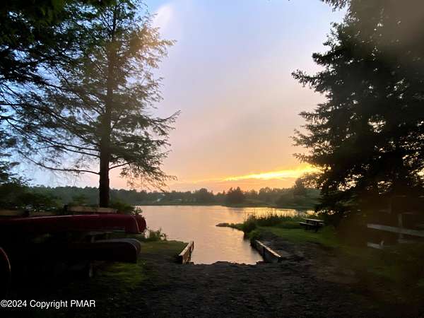 2.2 Acres of Residential Land for Sale in Pocono Lake, Pennsylvania