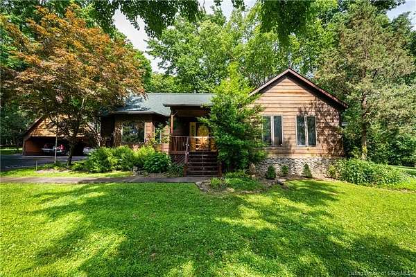 8.83 Acres of Residential Land with Home for Sale in New Albany, Indiana