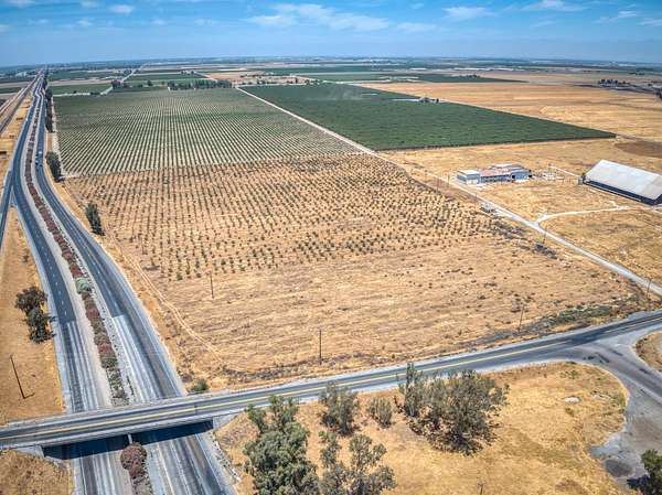 24.4 Acres of Commercial Land for Sale in Pixley, California
