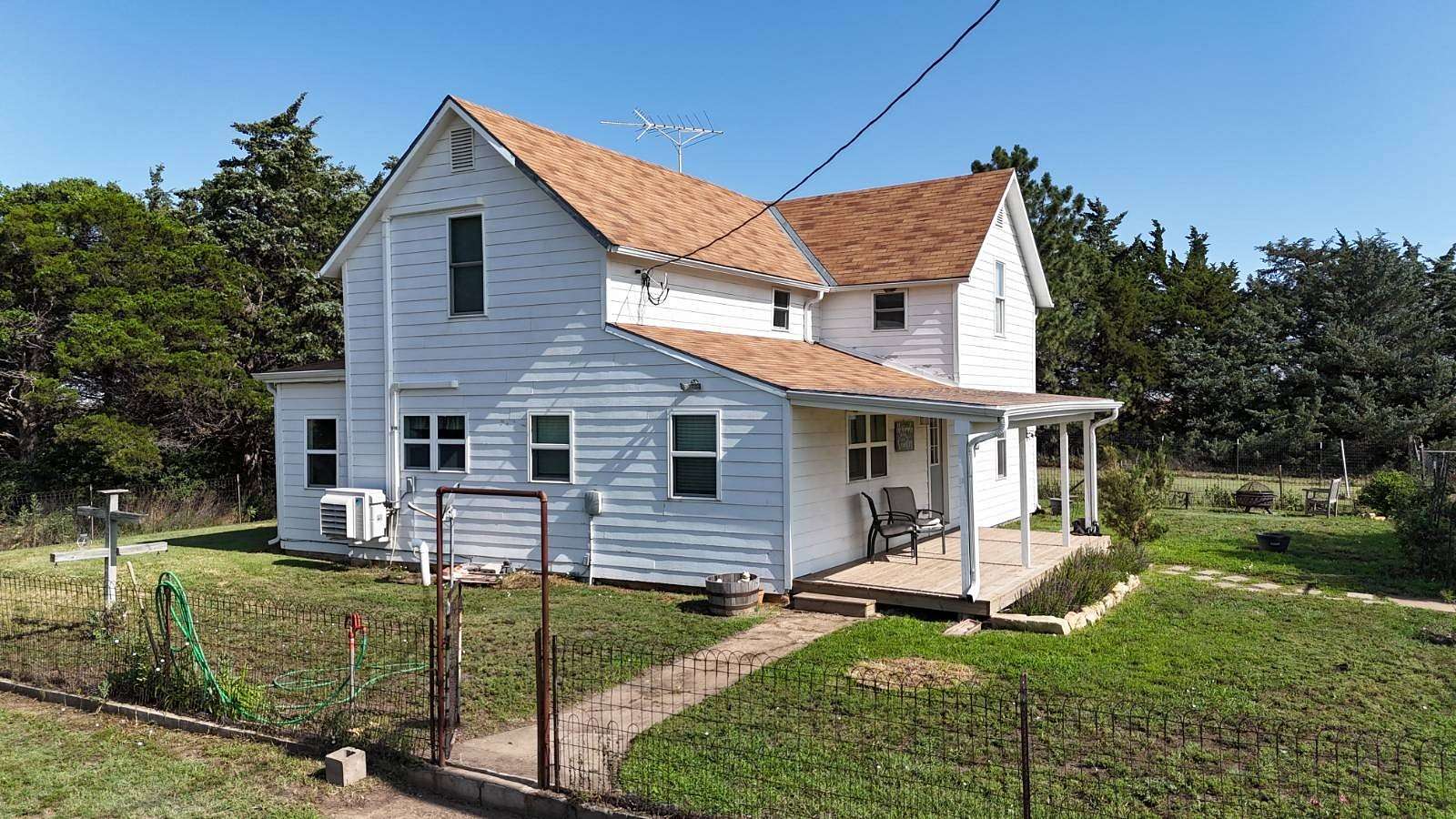 2.1 Acres of Residential Land with Home for Sale in Sylvan Grove, Kansas