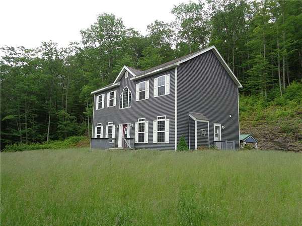 5 Acres of Residential Land with Home for Sale in Catlin Town, New York