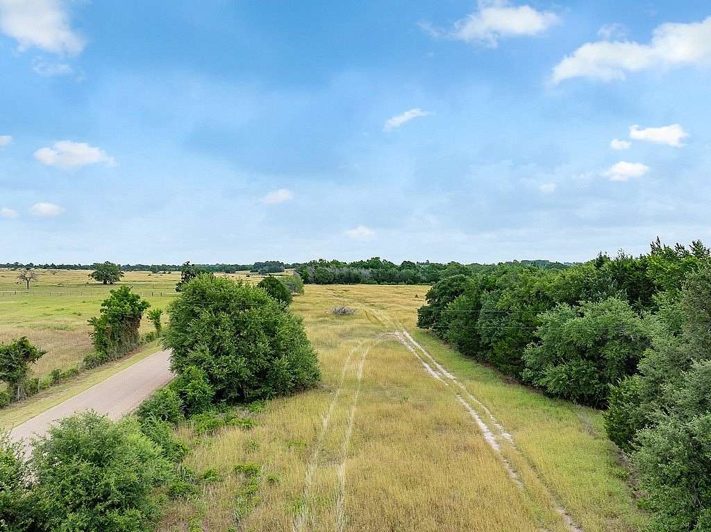 13.4 Acres of Agricultural Land for Sale in Fayetteville, Texas