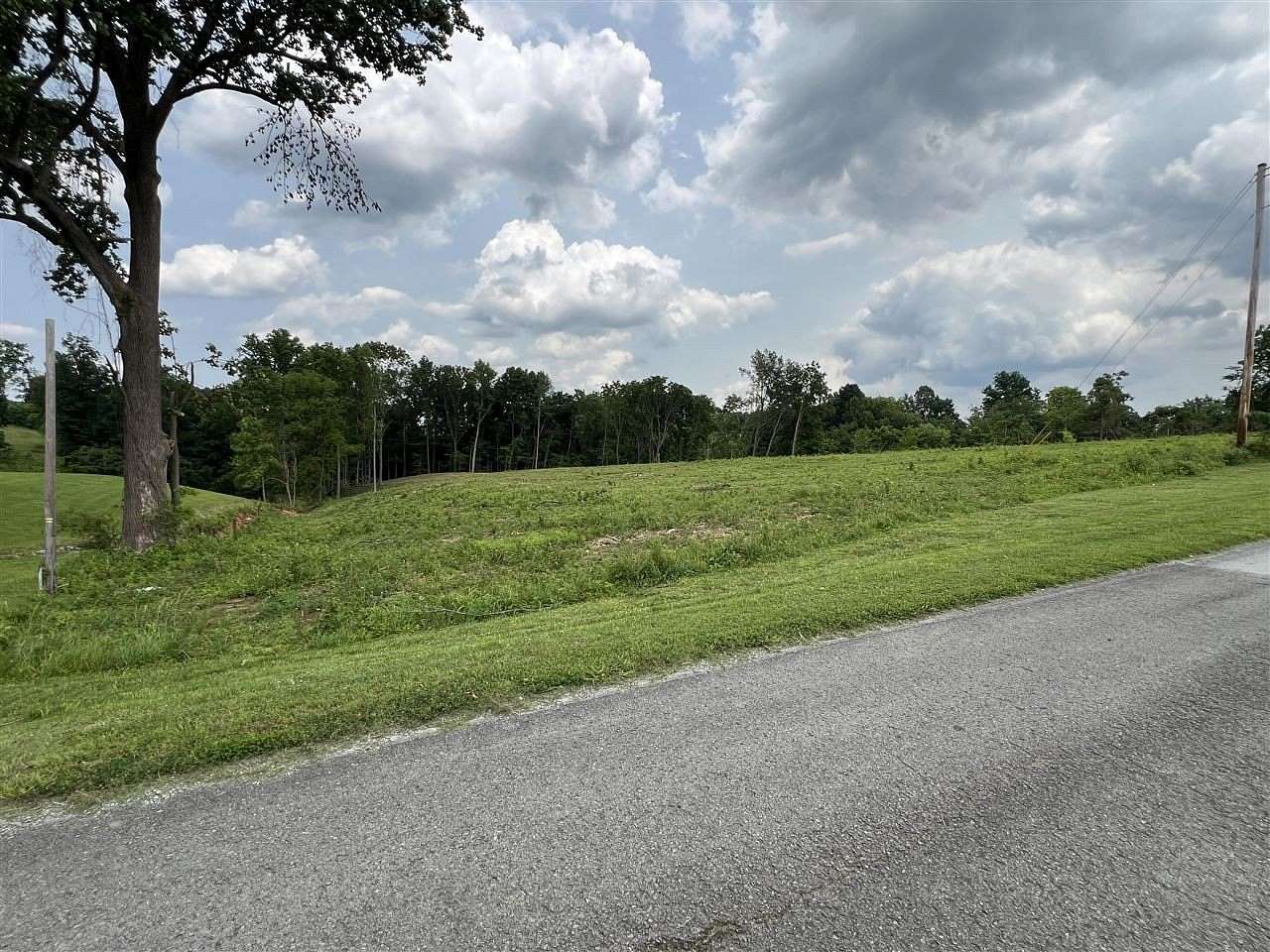 3 Acres of Commercial Land for Sale in Scottsville, Kentucky
