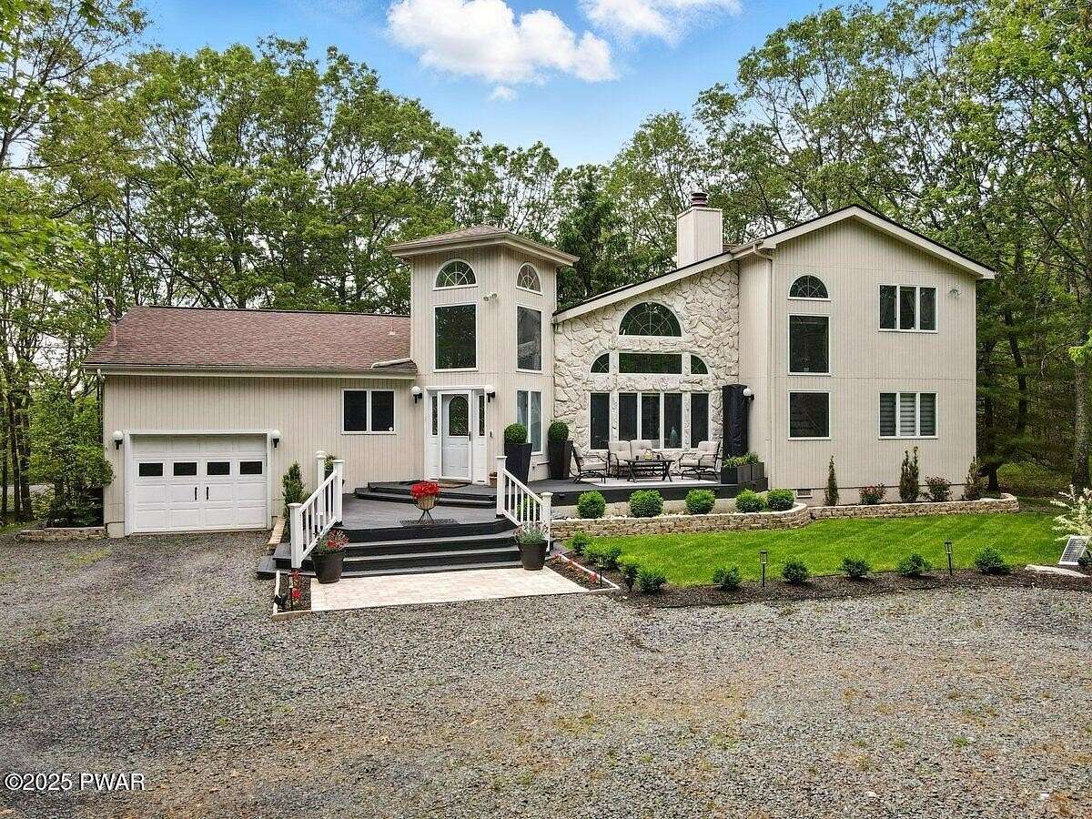 1.76 Acres of Residential Land with Home for Sale in Lords Valley, Pennsylvania