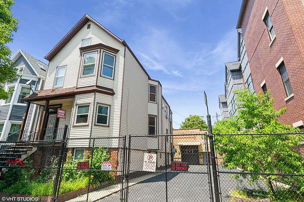 0.14 Acres of Mixed-Use Land for Sale in Chicago, Illinois