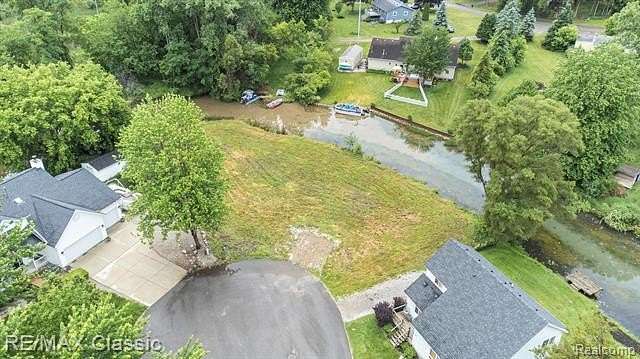 0.33 Acres of Residential Land for Sale in Howell, Michigan