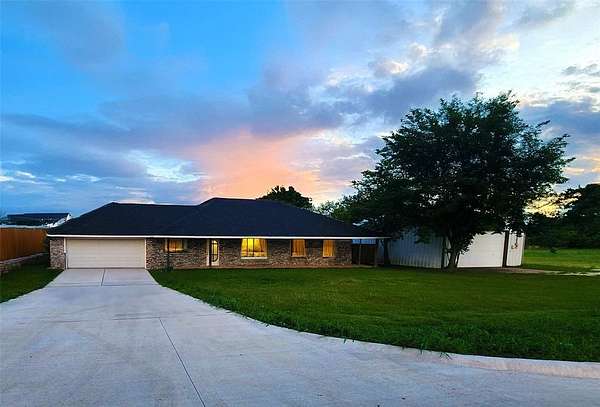 1.3 Acres of Residential Land with Home for Sale in Melissa, Texas