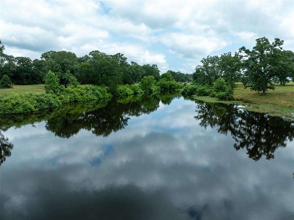 52 Acres of Recreational Land & Farm for Sale in Bagwell, Texas