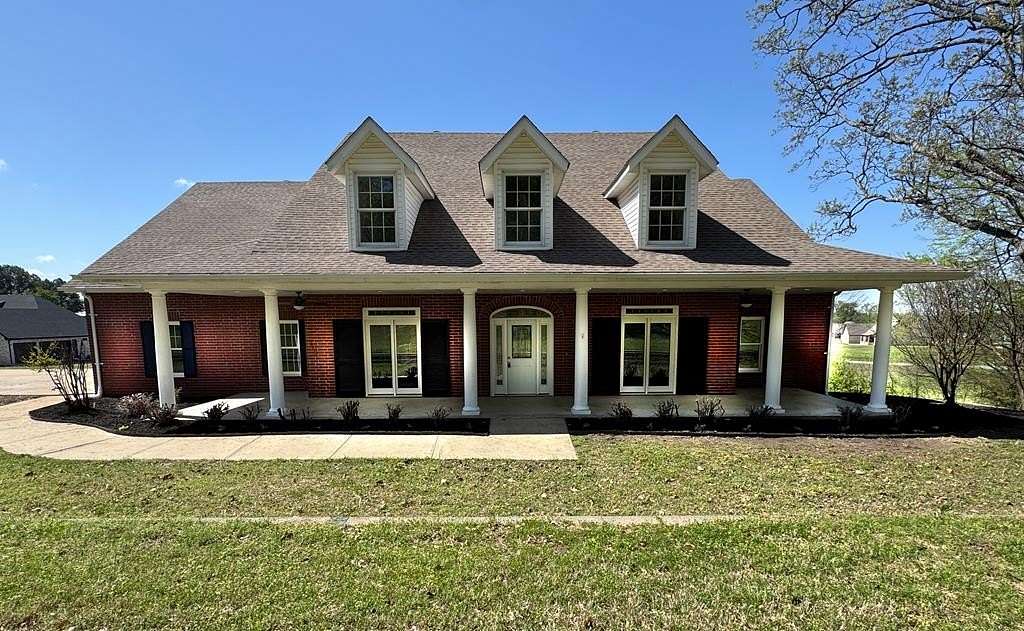 1.75 Acres of Residential Land with Home for Sale in Jonesboro, Arkansas