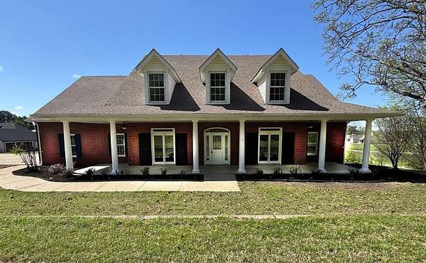 1.75 Acres of Residential Land with Home for Sale in Jonesboro, Arkansas