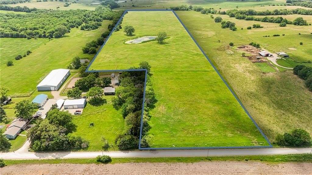 33 Acres of Land for Sale in Meriden, Kansas