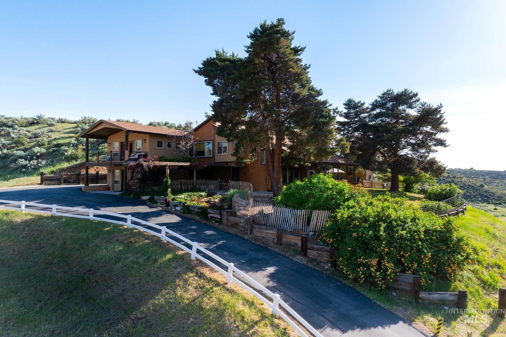 9 Acres of Land with Home for Sale in Boise, Idaho