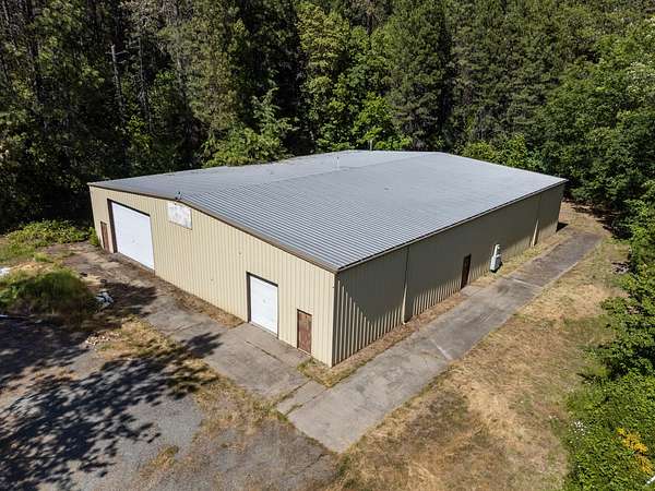 4 Acres of Commercial Land for Sale in Wolf Creek, Oregon