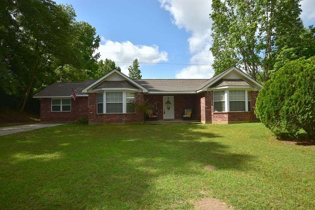 7.27 Acres of Residential Land with Home for Sale in Carriere, Mississippi