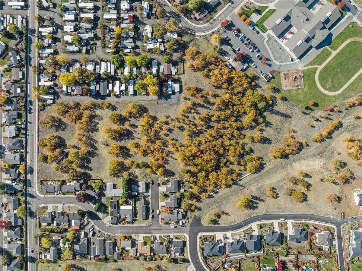 11.1 Acres of Land for Sale in Eagle Point, Oregon