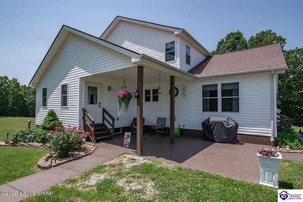 22.5 Acres of Land with Home for Sale in Munfordville, Kentucky
