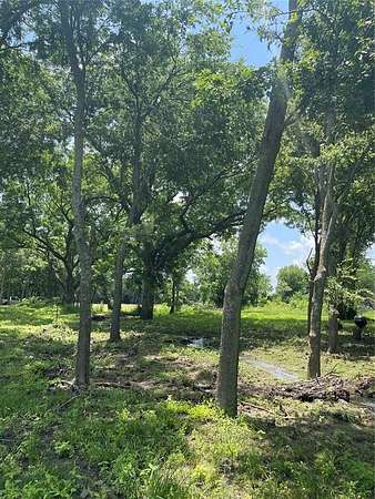 2 Acres of Land for Sale in Itasca, Texas