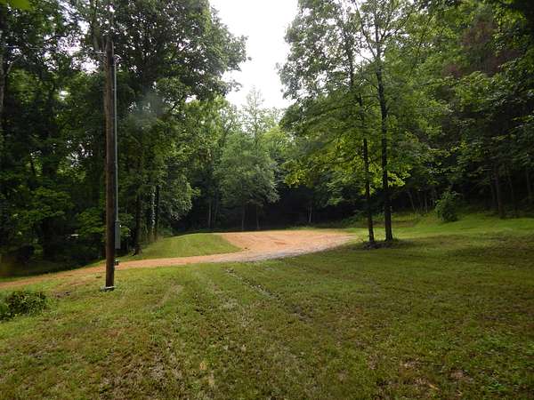 5 Acres of Land for Sale in Clifton, Tennessee